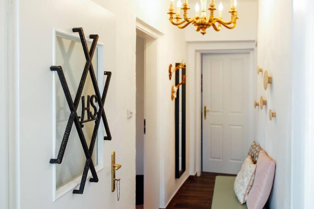 Apartment Aussee- Beletage Salzherrenhof- Kueche, Wlan, Netflix Bad Aussee Dış mekan fotoğraf